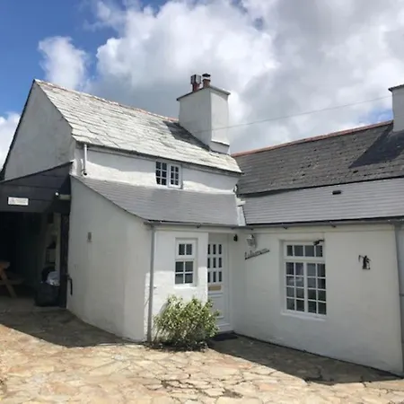 Cosy Real Fire Nearby Pub Garden Parking *