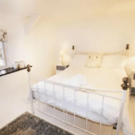 Holiday home Cosy Real Fire Nearby Pub Garden Parking